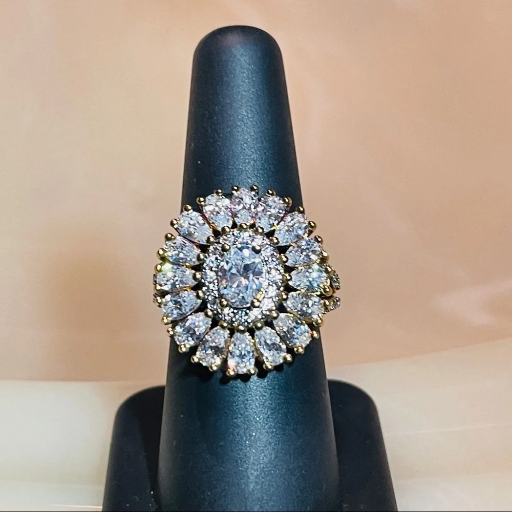 🌺Beautiful PAJ OZ GP. 925 Sterling Silver White Topaz Dinner Ring! - Picture 2 of 16